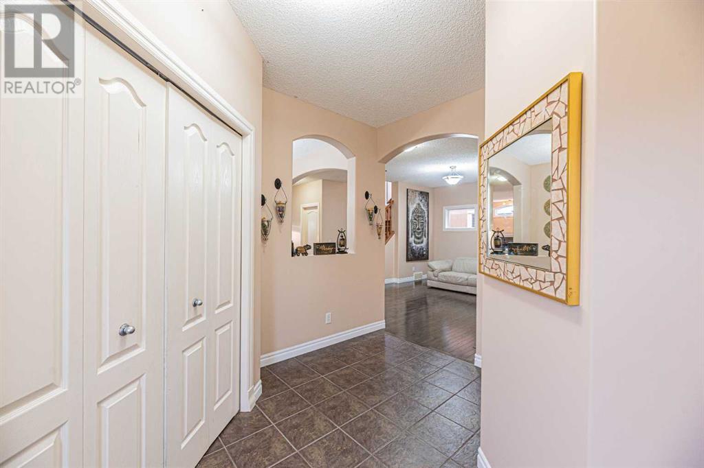 3 Saddleland Crescent Ne, Calgary, Alberta  T3J 5K9 - Photo 4 - A2166442