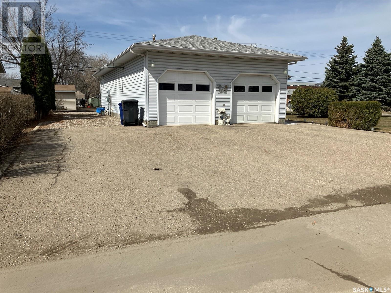 1125 1st Street W, Carrot River, Saskatchewan  S0E 0L0 - Photo 2 - SK984061