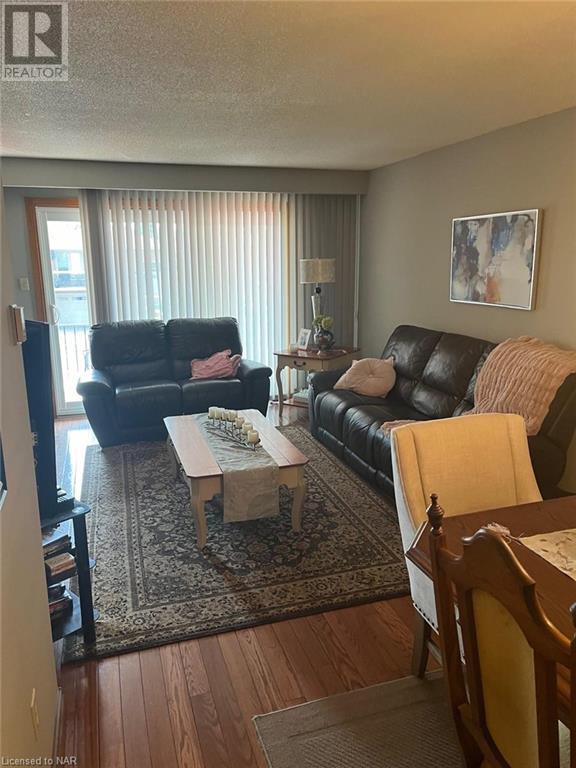 78 Ashburn CrescentVaughan (East Woodbridge), Ontario  L4L 1G9 - Photo 3 - N9413880