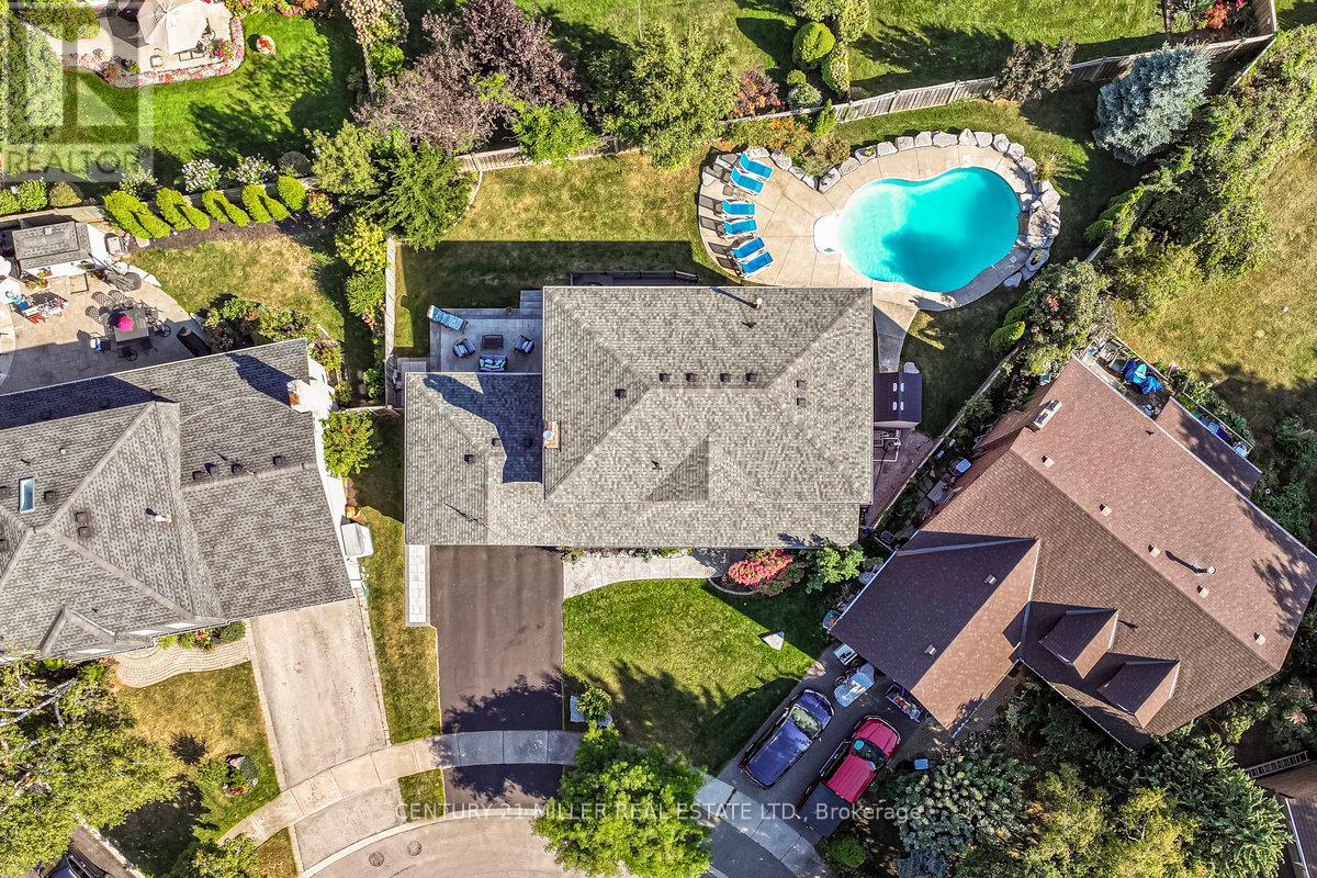 1440 IVY COURT Oakville (Iroquois Ridge South)