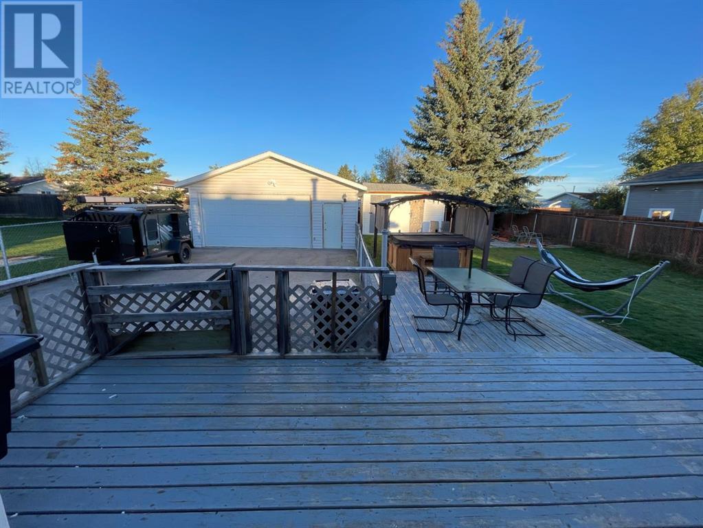 146 Fairfax Drive, Hinton, Alberta  T7V 1J6 - Photo 10 - A2160593