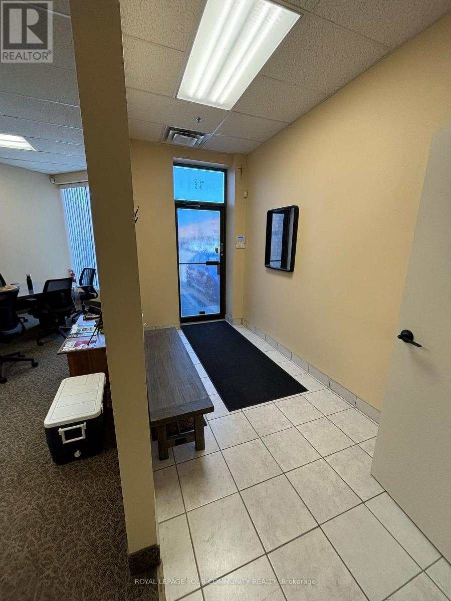 Unit 11 - 305 Industrial Parkway S, Aurora, Ontario  L4G 6X7 - Photo 2 - N9357499