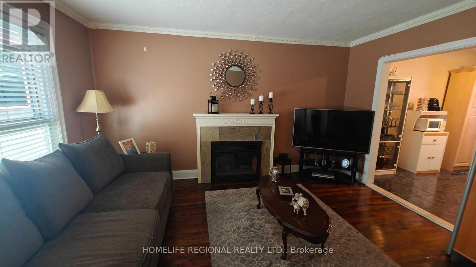 650 Old Weston Road, Toronto (Weston-Pellam Park), Ontario  M6N 3B3 - Photo 6 - W9357572