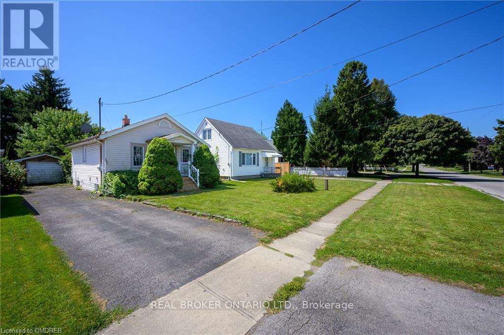 6024 Dixon Street, Niagara Falls, Ontario  L2G 2L3 - Photo 1 - X9357648