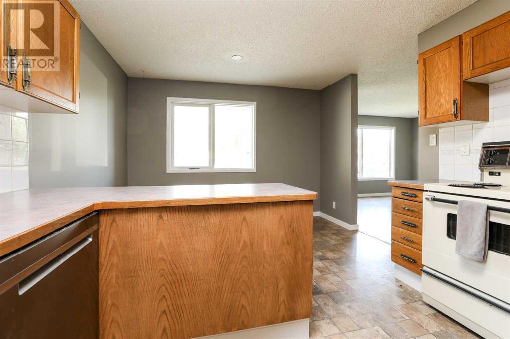 414 Stafford Bay  N, Lethbridge, Alberta  T1H 6E3 - Photo 13 - A2164838