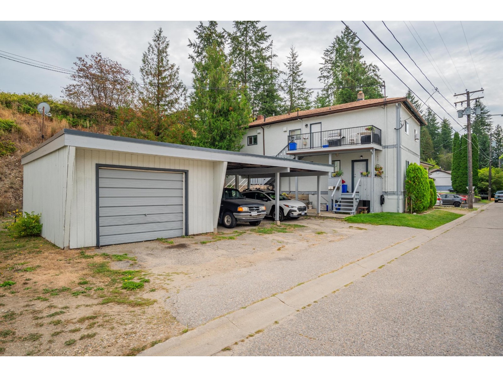 643 11th Avenue, North Castlegar, British Columbia  V1N 1J7 - Photo 4 - 2479623