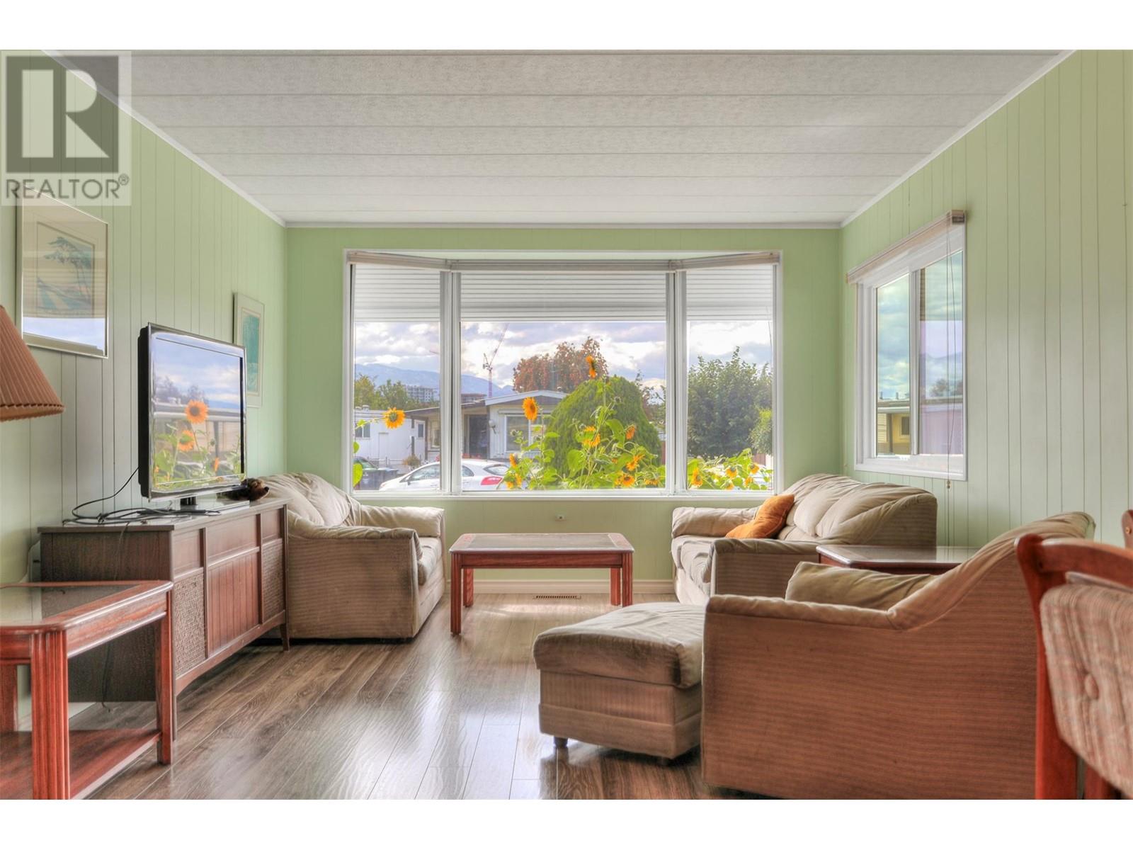 3745 Lakeshore Road Road Unit# 116, Kelowna, British Columbia  V1W 3K4 - Photo 6 - 10324452