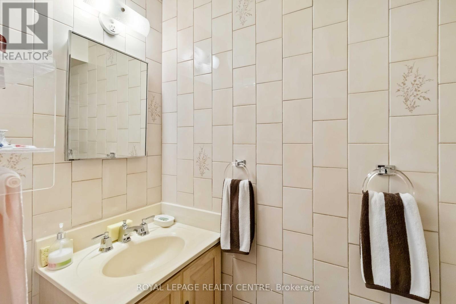 404 Lara Woods, Mississauga (Mississauga Valleys), Ontario  L5A 3A9 - Photo 24 - W9357481