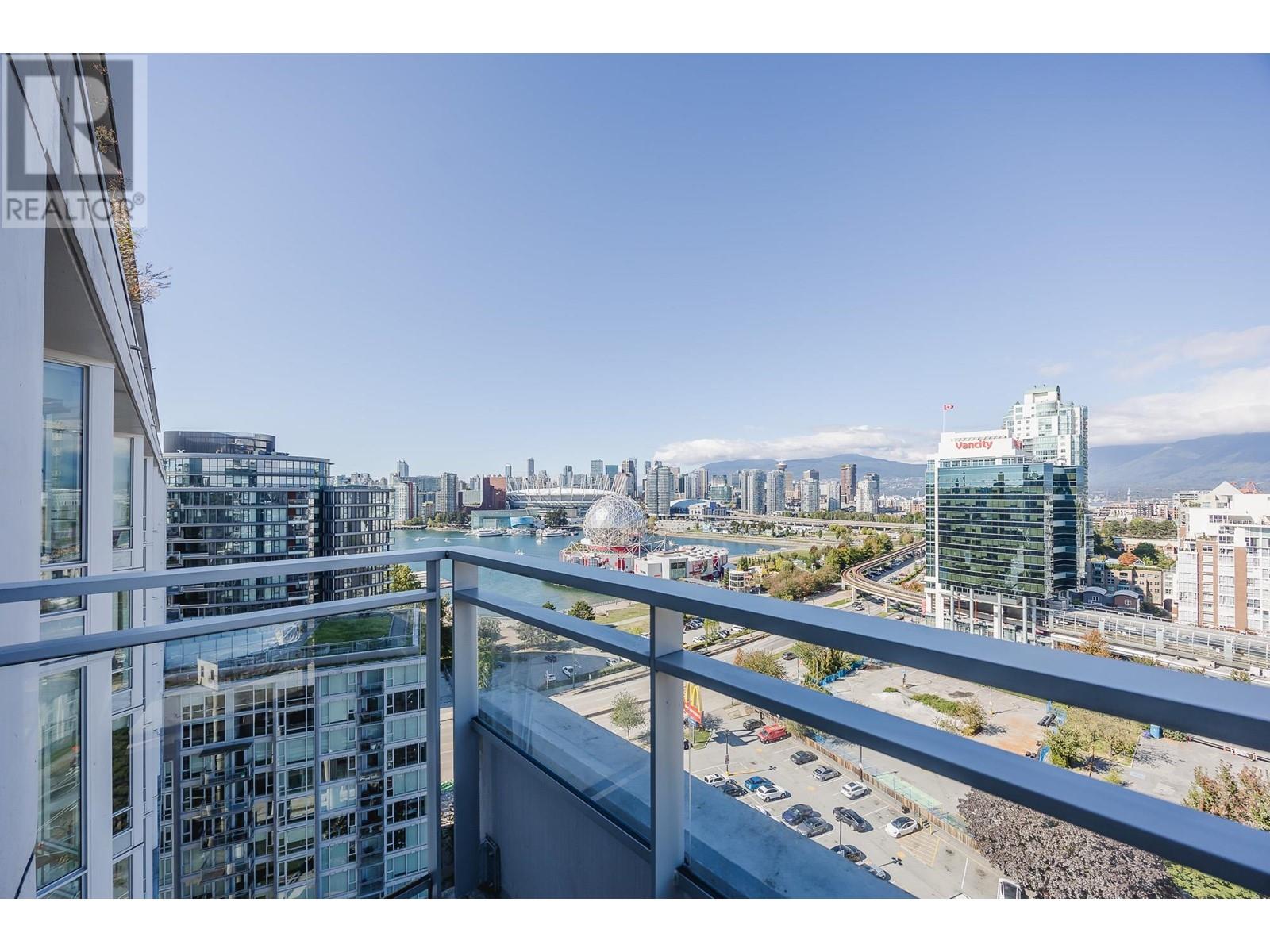 Listing Picture 13 of 38 : 2015 1618 QUEBEC STREET, Vancouver / 溫哥華 - 魯藝地產 Yvonne Lu Group - MLS Medallion Club Member