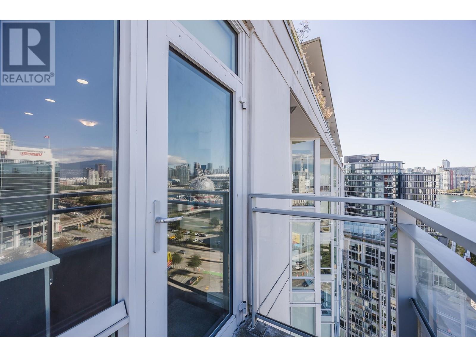 Listing Picture 14 of 38 : 2015 1618 QUEBEC STREET, Vancouver / 溫哥華 - 魯藝地產 Yvonne Lu Group - MLS Medallion Club Member