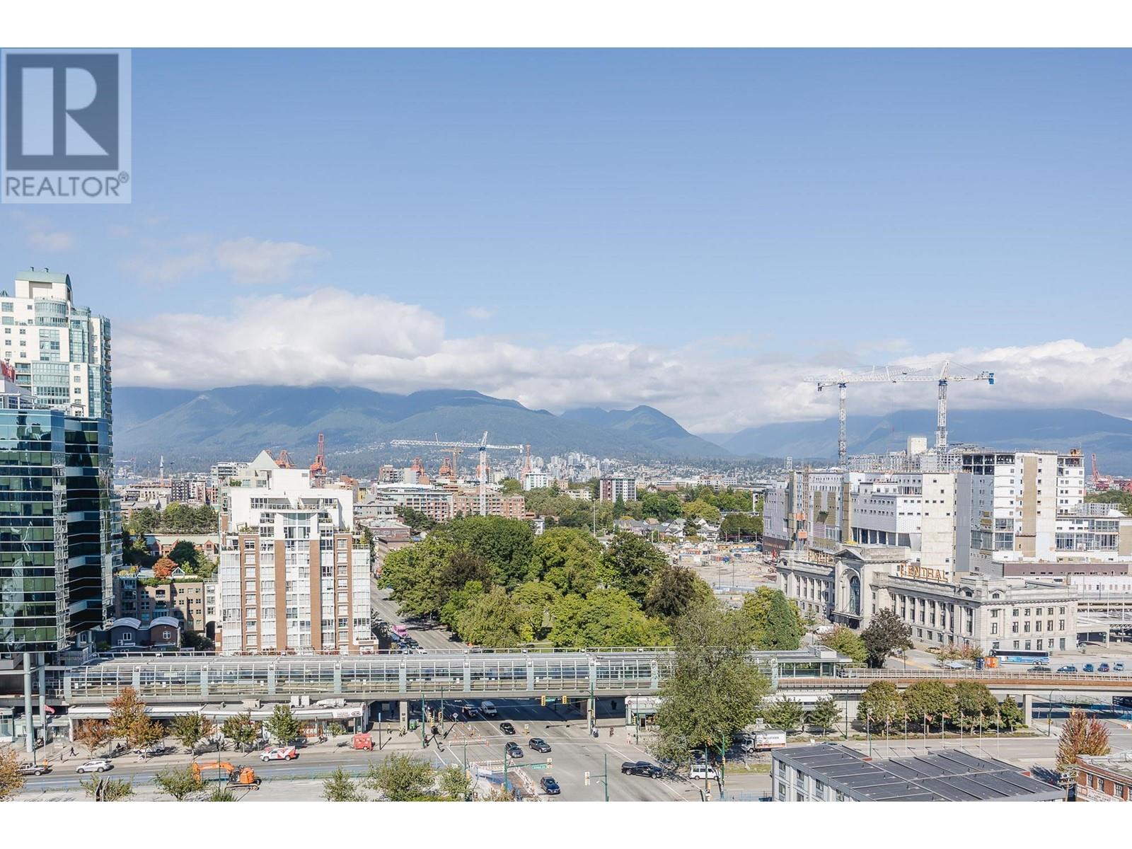 Listing Picture 17 of 38 : 2015 1618 QUEBEC STREET, Vancouver / 溫哥華 - 魯藝地產 Yvonne Lu Group - MLS Medallion Club Member