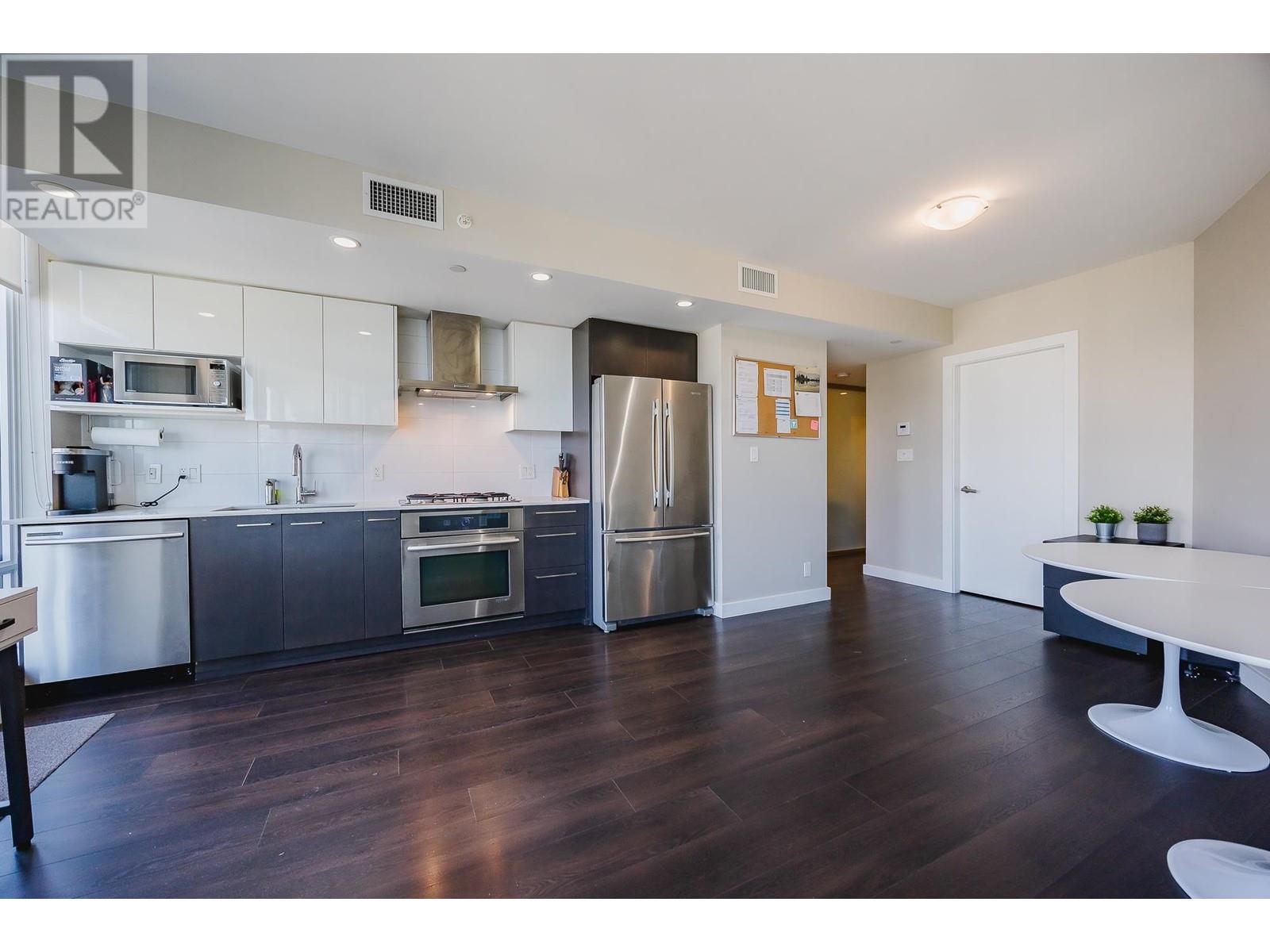 Listing Picture 10 of 38 : 2015 1618 QUEBEC STREET, Vancouver / 溫哥華 - 魯藝地產 Yvonne Lu Group - MLS Medallion Club Member