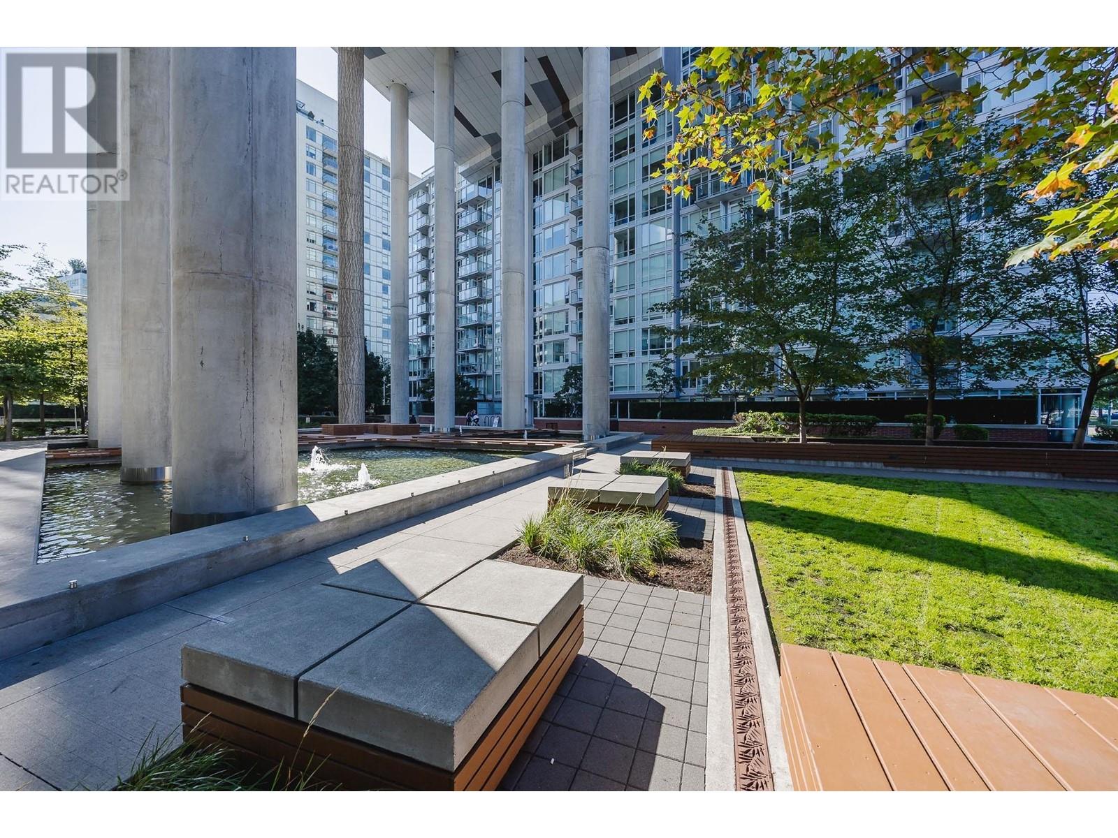 Listing Picture 4 of 38 : 2015 1618 QUEBEC STREET, Vancouver / 溫哥華 - 魯藝地產 Yvonne Lu Group - MLS Medallion Club Member