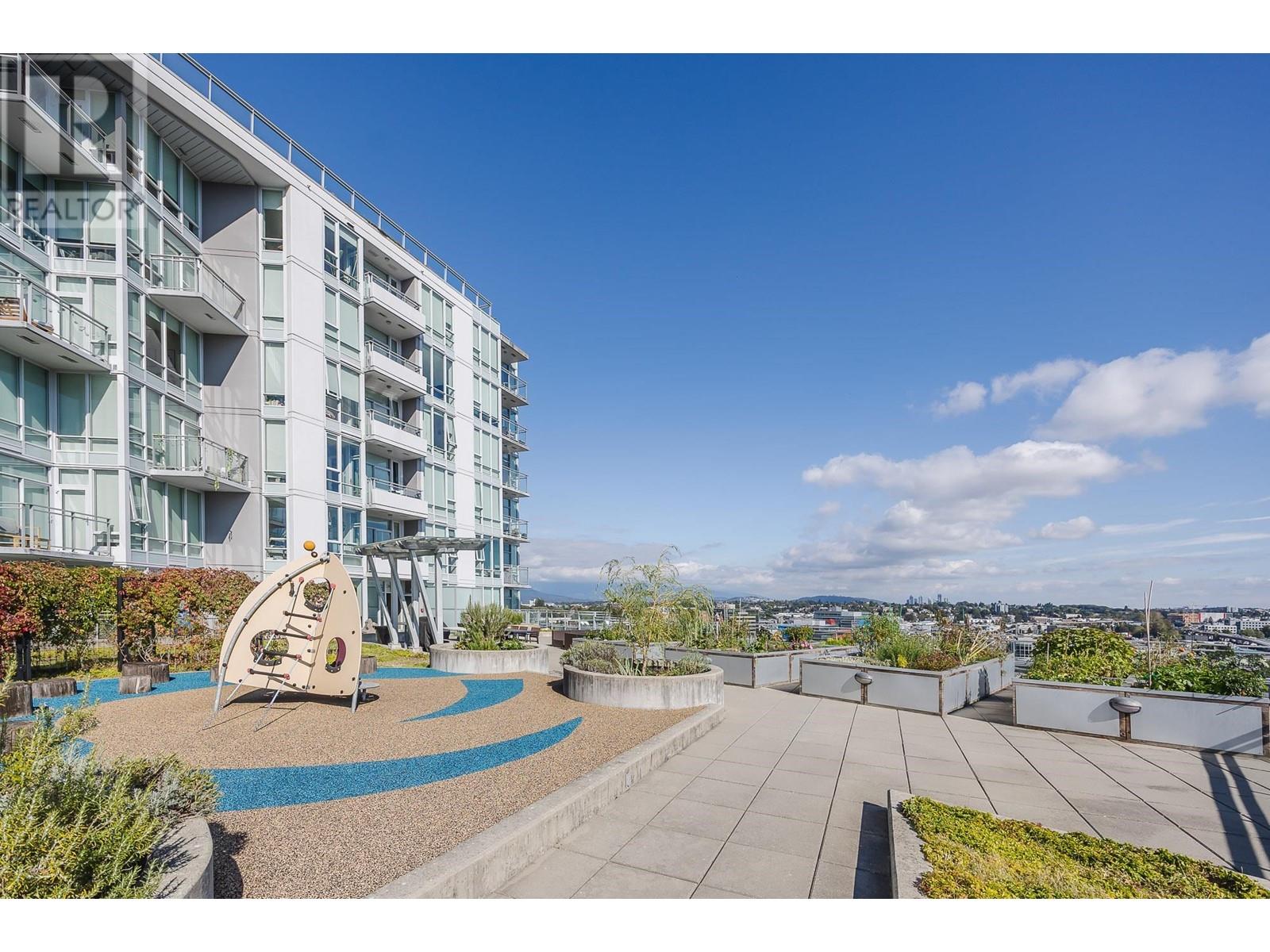 Listing Picture 33 of 38 : 2015 1618 QUEBEC STREET, Vancouver / 溫哥華 - 魯藝地產 Yvonne Lu Group - MLS Medallion Club Member