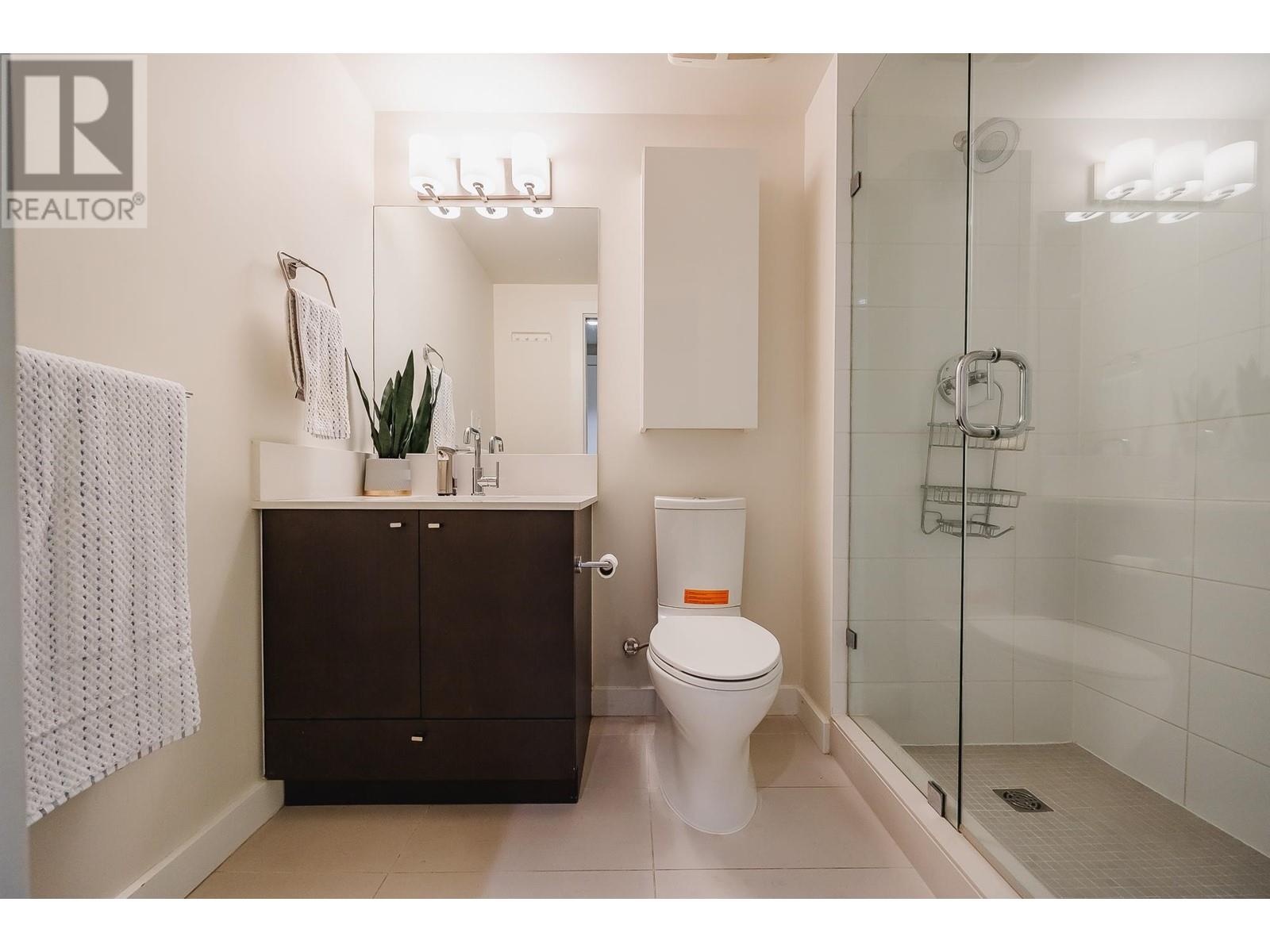 Listing Picture 23 of 38 : 2015 1618 QUEBEC STREET, Vancouver / 溫哥華 - 魯藝地產 Yvonne Lu Group - MLS Medallion Club Member