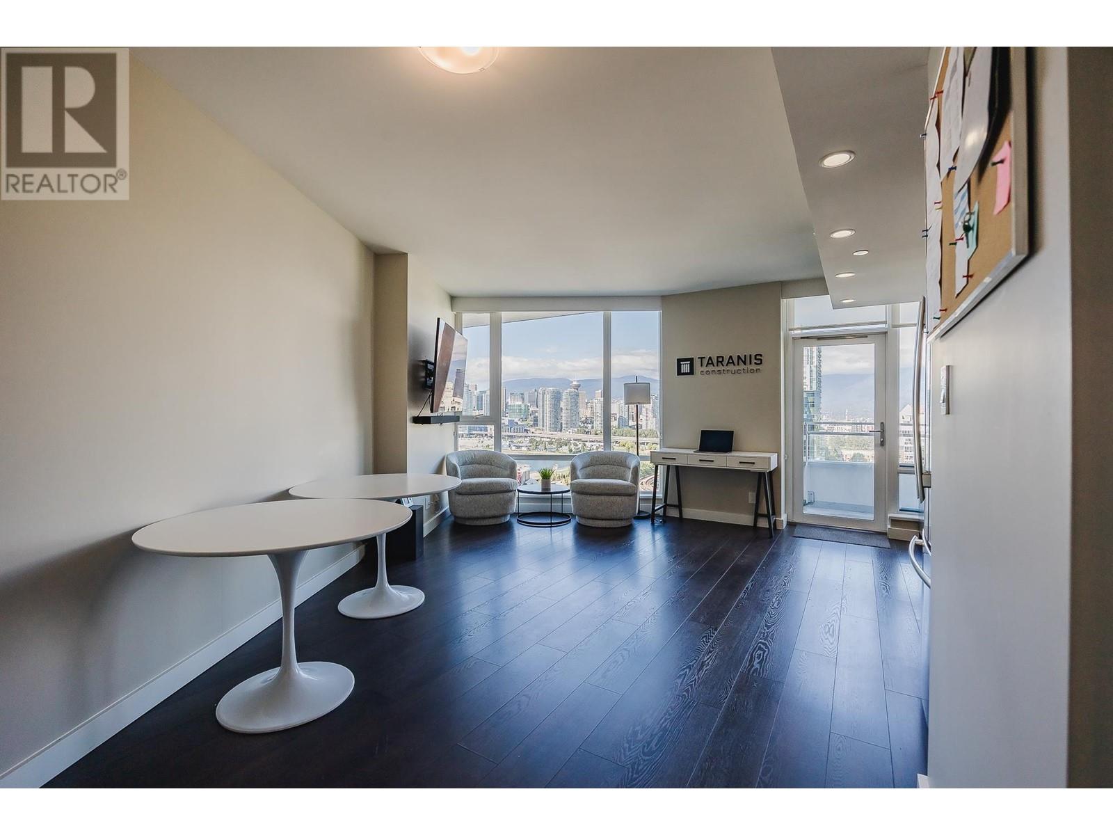 Listing Picture 6 of 38 : 2015 1618 QUEBEC STREET, Vancouver / 溫哥華 - 魯藝地產 Yvonne Lu Group - MLS Medallion Club Member