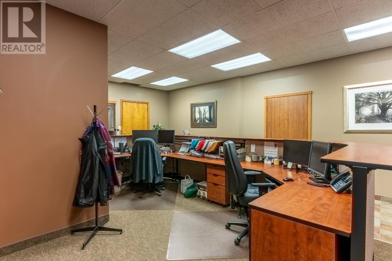 207-310 Nicola Street, Kamloops, British Columbia   - Photo 6 - 181005