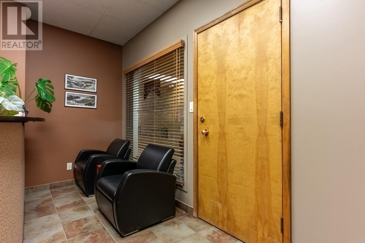 207-310 Nicola Street, Kamloops, British Columbia   - Photo 5 - 181006