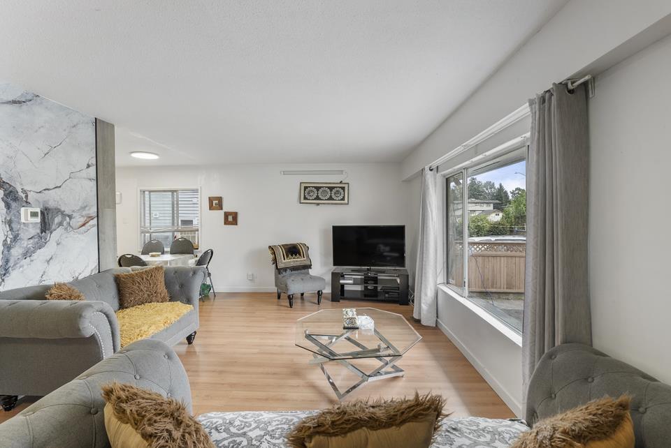Property at 12715 115A AVENUE image 3