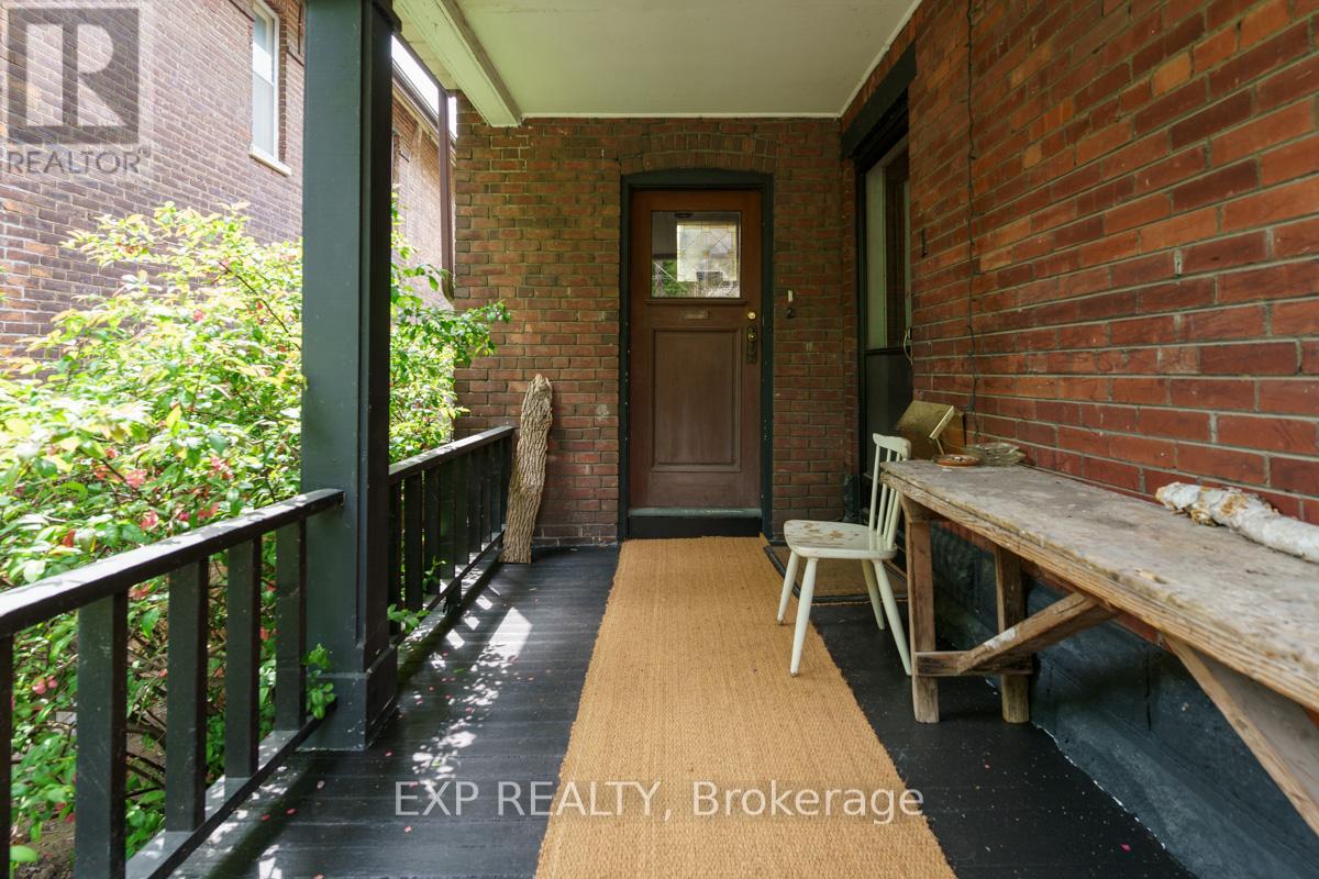 44 Wilson Park Road, Toronto, Ontario  M6K 3B5 - Photo 8 - W9358377