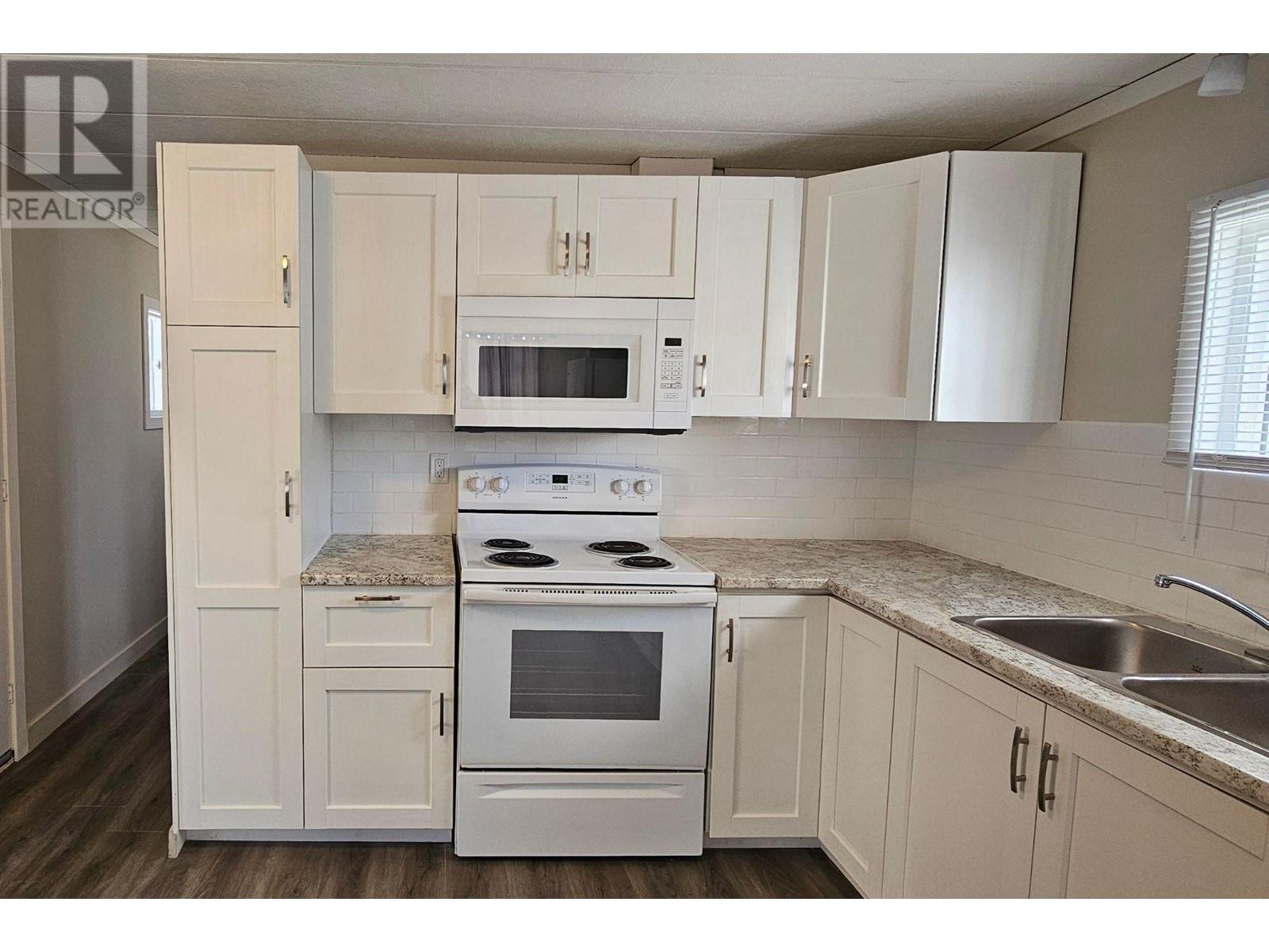 11p-11 Pluto Drive, Kamloops, British Columbia  V2B 1A6 - Photo 3 - 181010