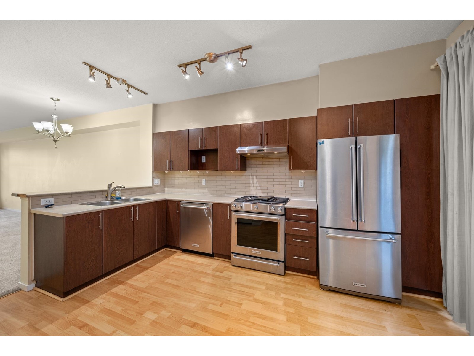 Property at 55 15152 62A AVENUE image 1