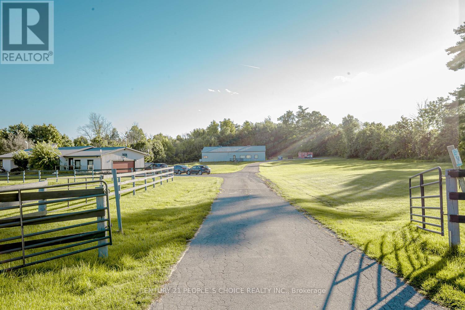 9390 Third Line, Milton, Ontario  L9T 2X9 - Photo 2 - W9358454