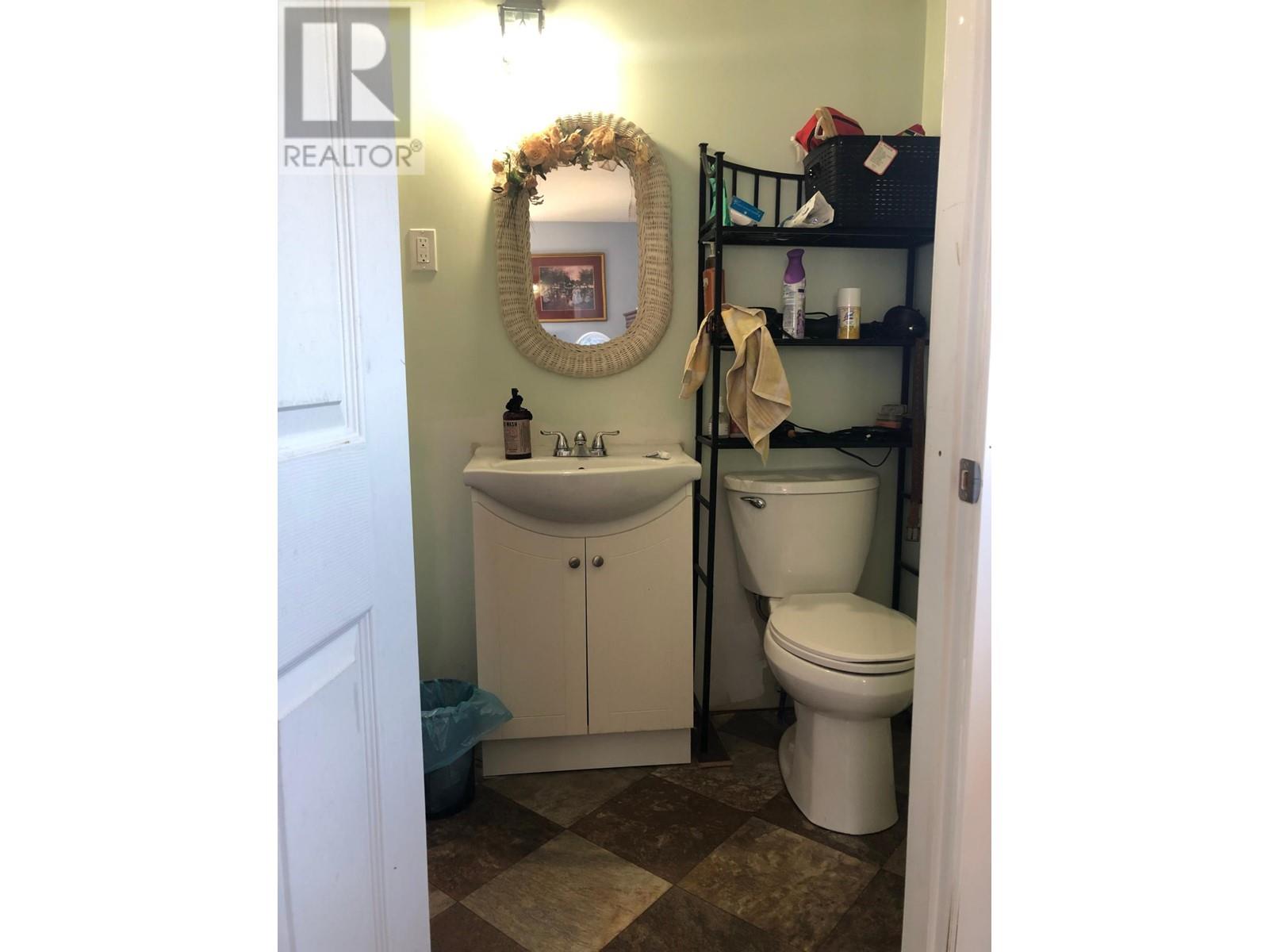 2128 Clapperton Ave, Merritt, British Columbia  V1K 1B8 - Photo 11 - 181009