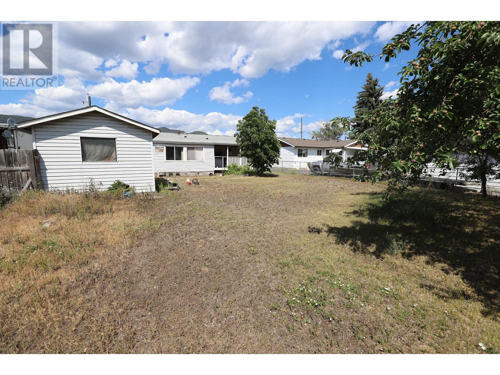 2128 Clapperton Ave, Merritt, British Columbia  V1K 1B8 - Photo 3 - 181009