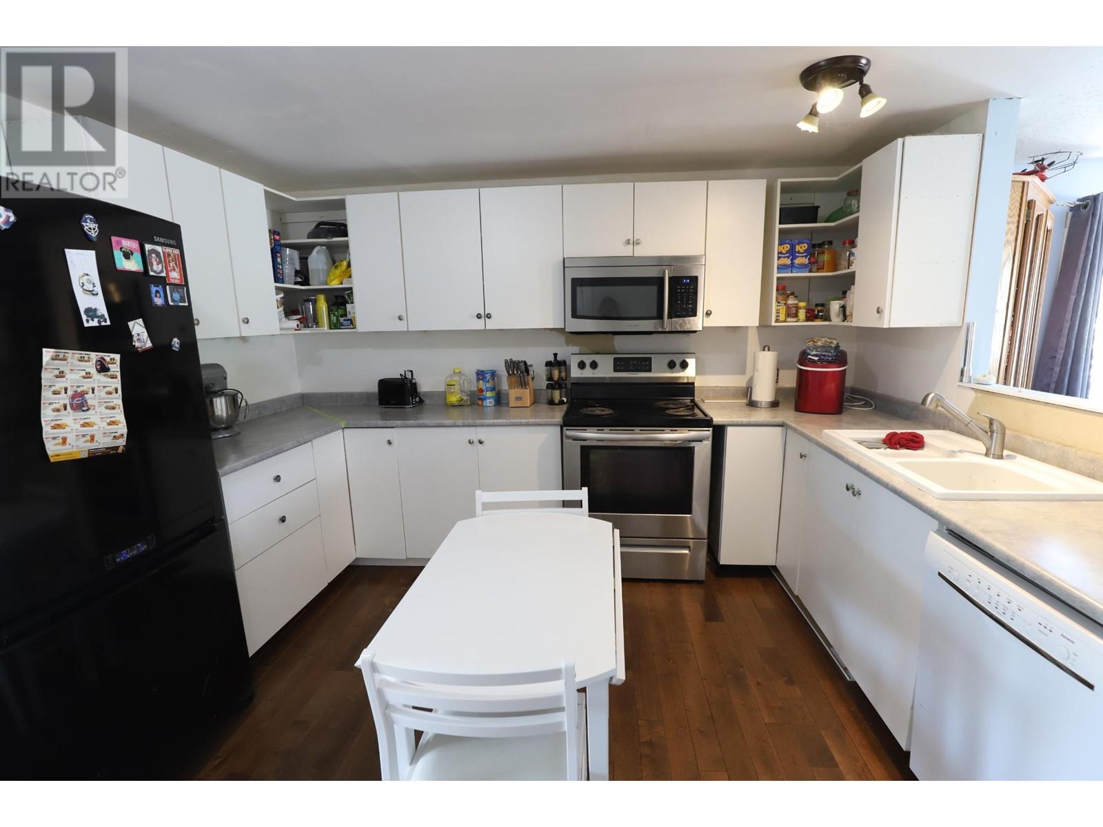 2128 Clapperton Ave, Merritt, British Columbia  V1K 1B8 - Photo 4 - 181009