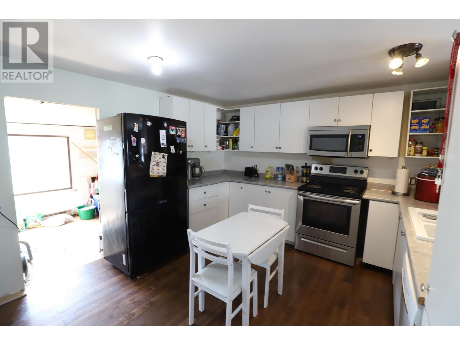 2128 Clapperton Ave, Merritt, British Columbia  V1K 1B8 - Photo 5 - 181009