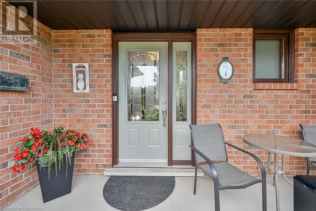 7 Gatestone Drive, Hamilton, Ontario L8J 2P1 - Photo 4 - 40648426