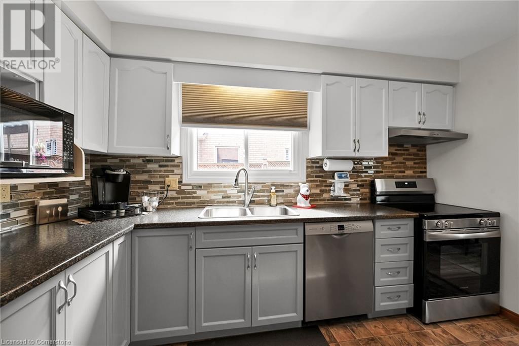 7 Gatestone Drive, Hamilton, Ontario L8J 2P1 - Photo 14 - 40648426