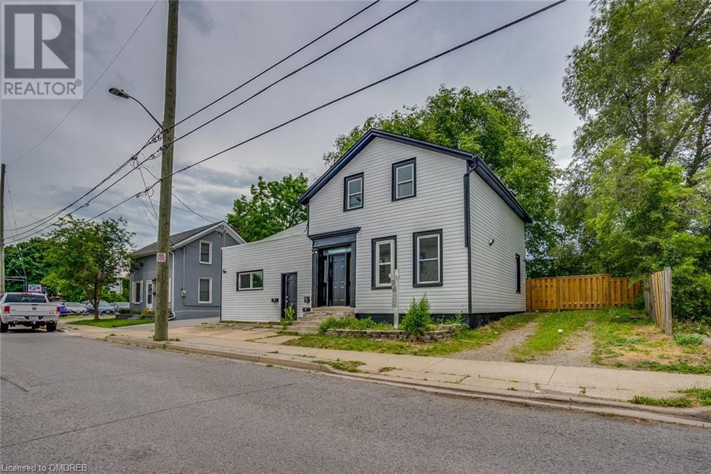 43 Centre Street N, St. Catharines, Ontario  L2R 3A8 - Photo 3 - 40568413