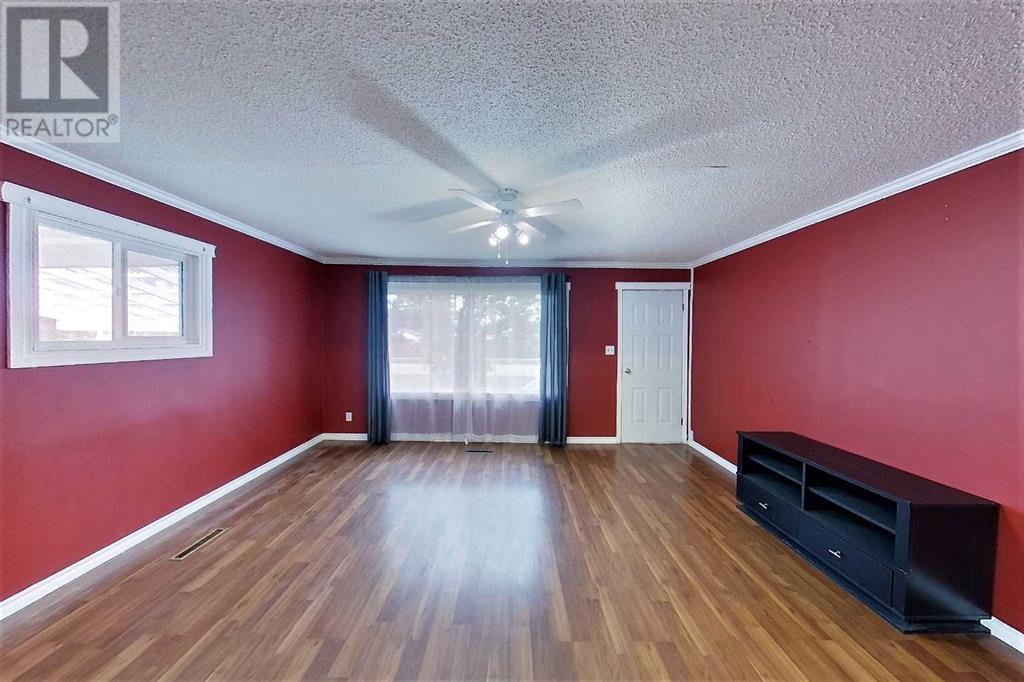 Property at 6603 5 Avenue image 4