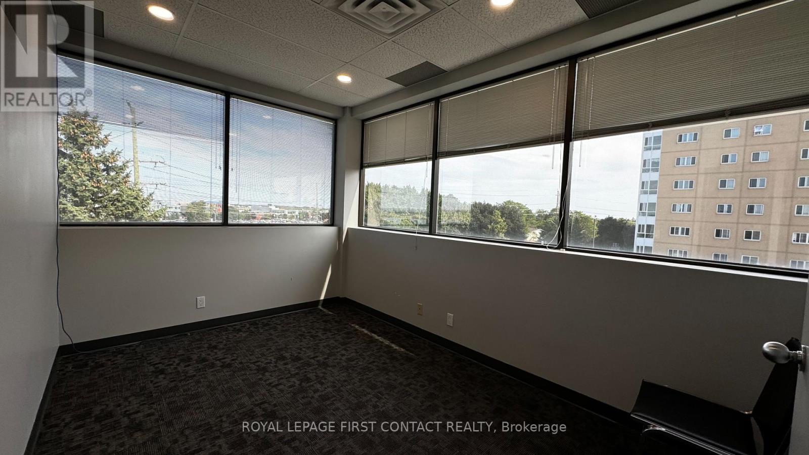 305 - 125 Bell Farm Road, Barrie, Ontario  L4M 6L2 - Photo 8 - S9358864