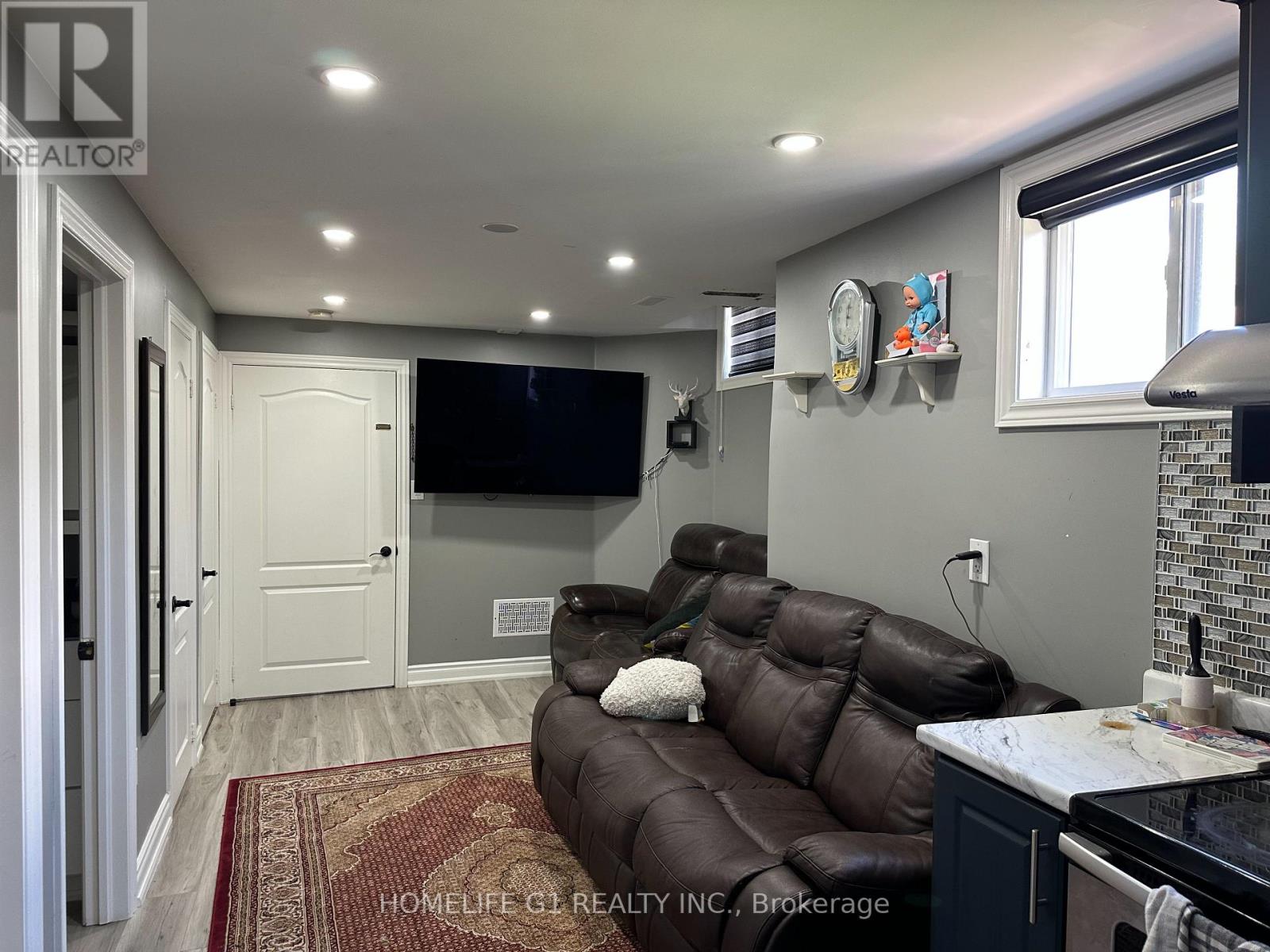 35 Evanswood Crescent, Brampton, Ontario  L6X 0P8 - Photo 4 - W9358929