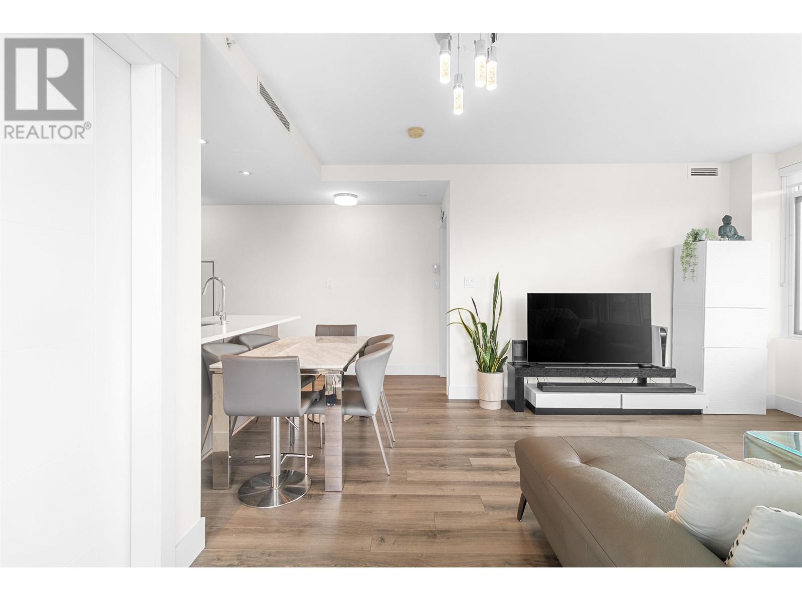Listing Picture 8 of 37 : 307 10788 NO. 5 ROAD, Richmond / 烈治文 - 魯藝地產 Yvonne Lu Group - MLS Medallion Club Member