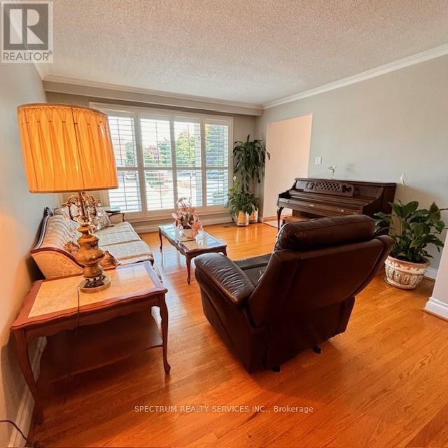 70 Council Crescent, Toronto, Ontario  M3J 1J6 - Photo 11 - W9359065