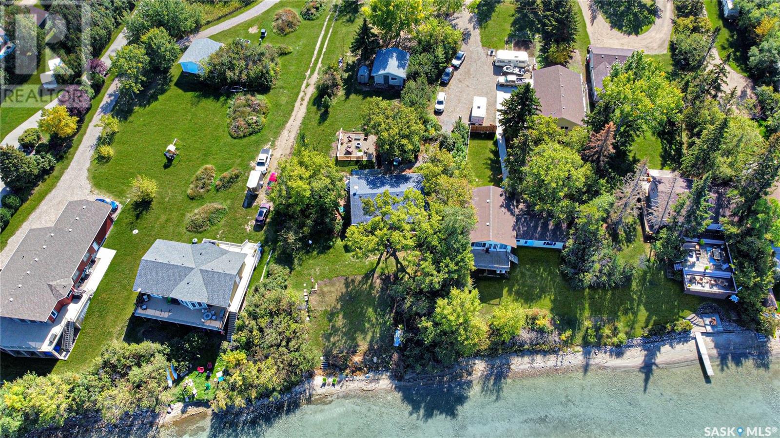 Property at 13 3rd AVENUE E image 3