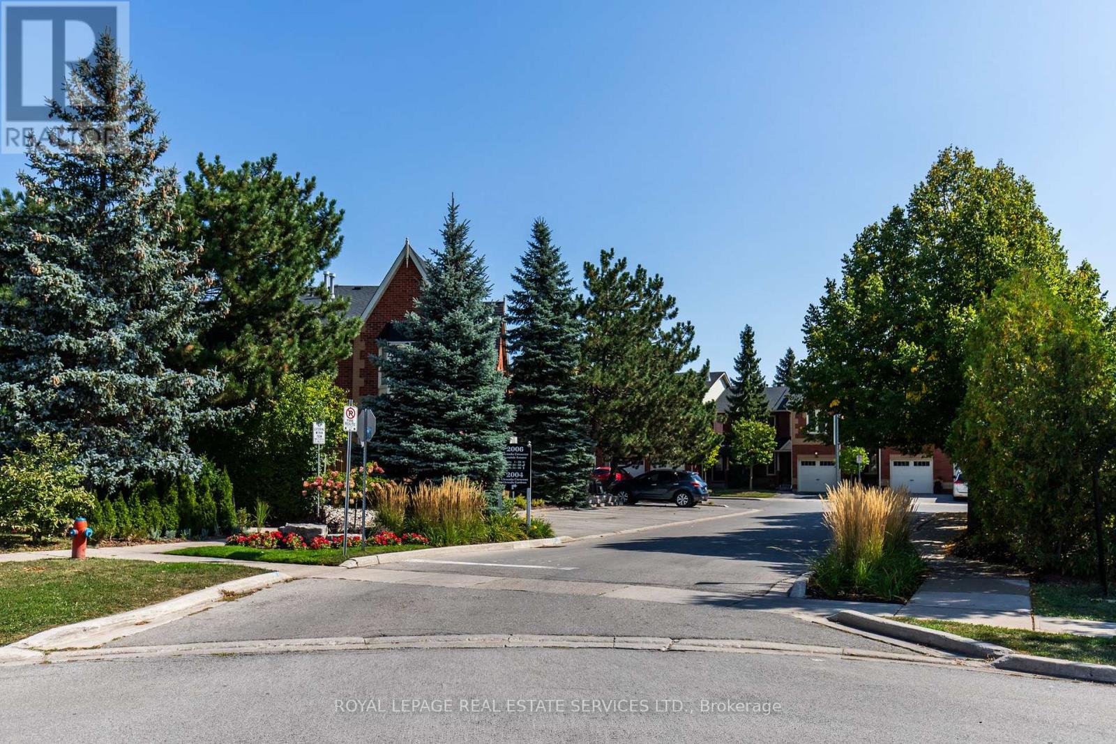 24 - 2004 GLENADA CRESCENT Oakville (Iroquois Ridge North)