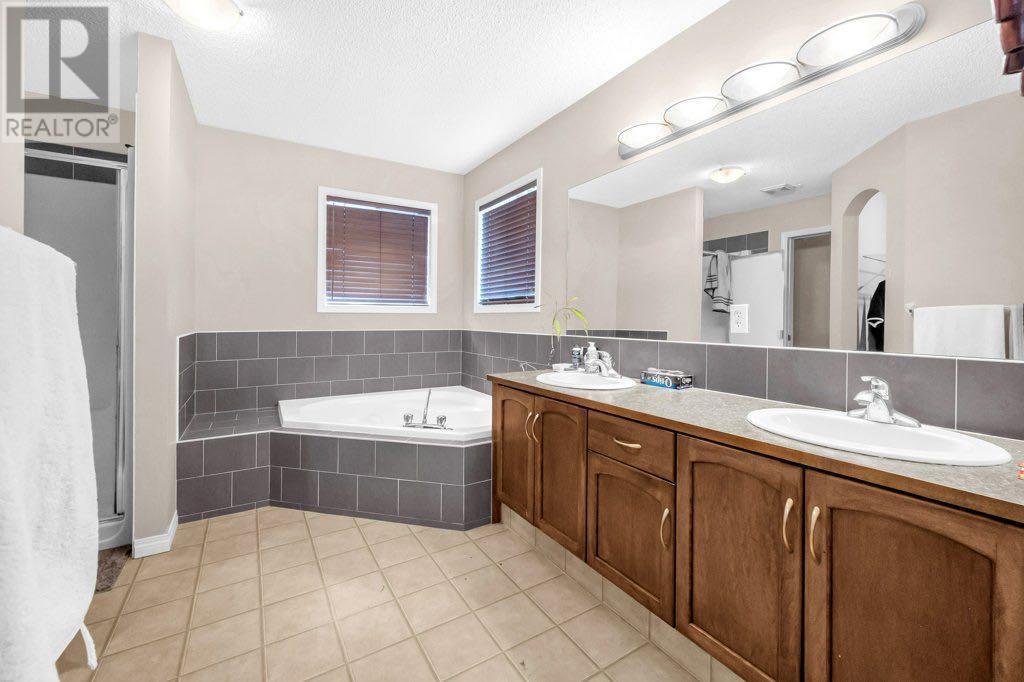 70 Saddlecrest Terrace Ne, Calgary, Alberta  T3J 5L7 - Photo 25 - A2165704