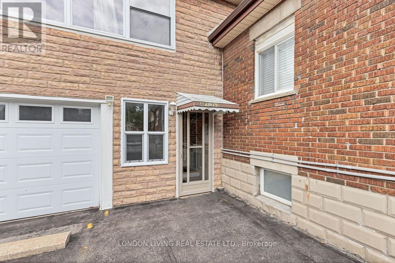 24 Elmwood Place, London, Ontario  N6J 1J2 - Photo 3 - X9359713