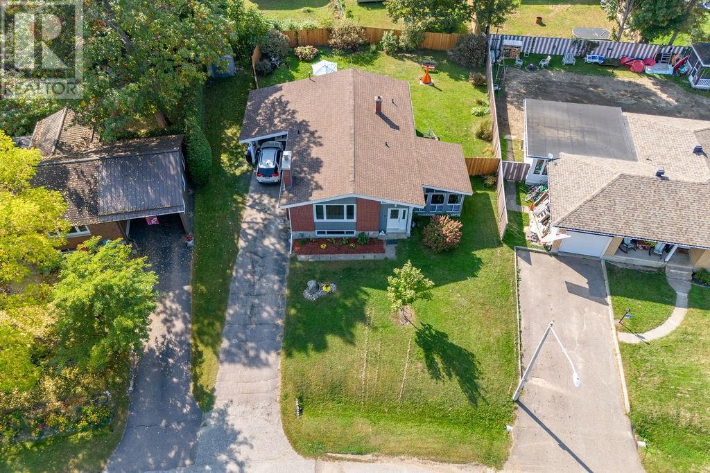 18 Claremount Road, Deep River, Ontario  K0J 1P0 - Photo 3 - 1412842