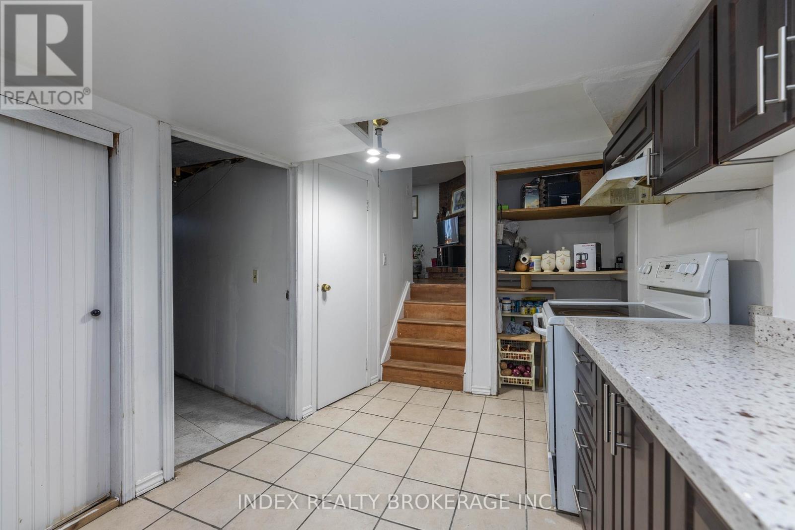 15 Franca Crescent, Toronto (Mount Olive-Silverstone-Jamestown), Ontario  M9V 4S1 - Photo 31 - W9293475