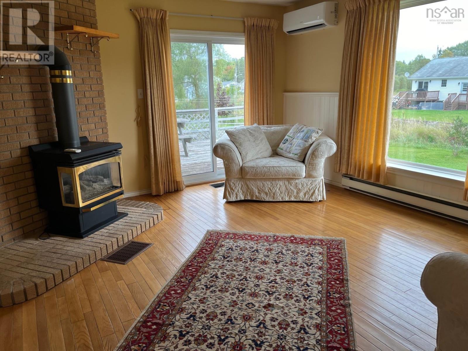 196 Twining Street, Baddeck, Nova Scotia  B0E 1B0 - Photo 9 - 202422821