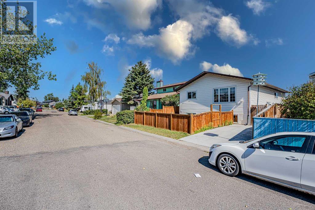 131 Castlebrook Rise Ne, Calgary, Alberta  T3J 1Y3 - Photo 3 - A2162659