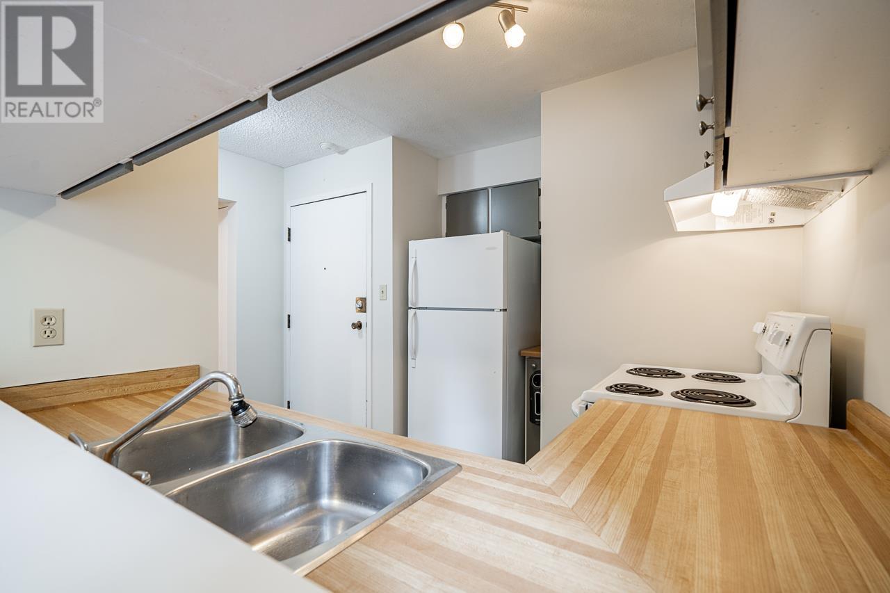 Listing Picture 10 of 27 : 103 1955 WOODWAY PLACE, Burnaby / 本拿比 - 魯藝地產 Yvonne Lu Group - MLS Medallion Club Member