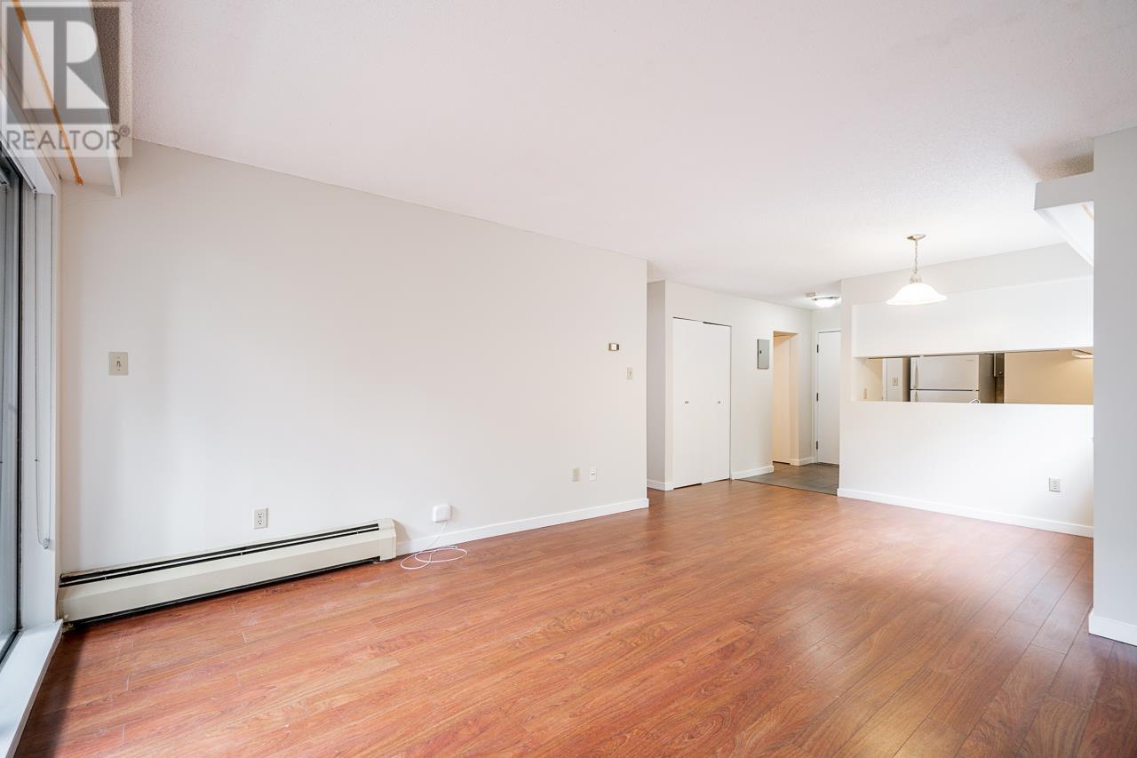 Listing Picture 14 of 27 : 103 1955 WOODWAY PLACE, Burnaby / 本拿比 - 魯藝地產 Yvonne Lu Group - MLS Medallion Club Member