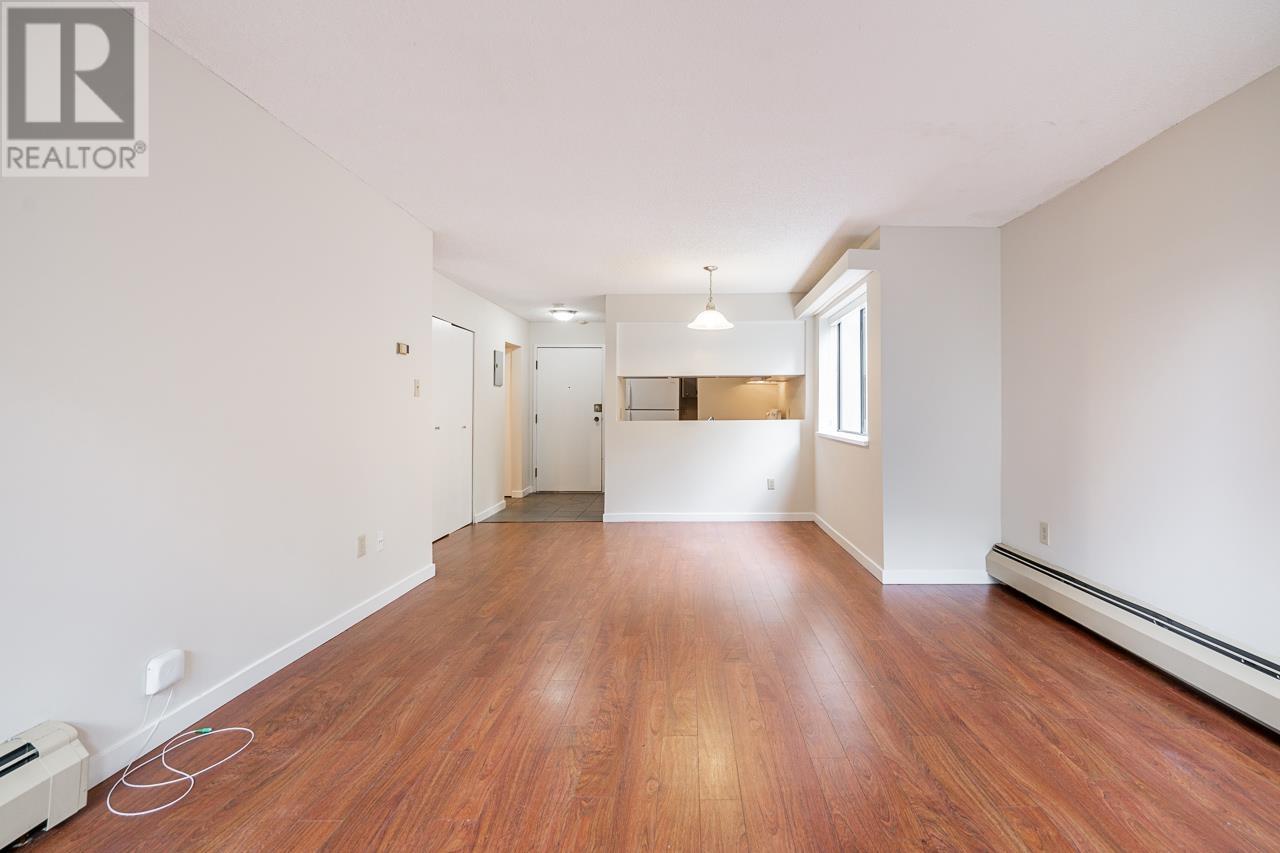 Listing Picture 15 of 27 : 103 1955 WOODWAY PLACE, Burnaby / 本拿比 - 魯藝地產 Yvonne Lu Group - MLS Medallion Club Member